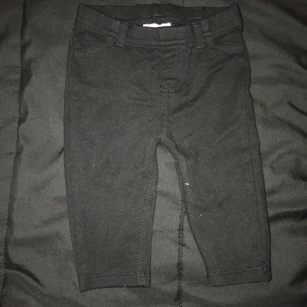 🌹 0-3M Black Pants 🌹